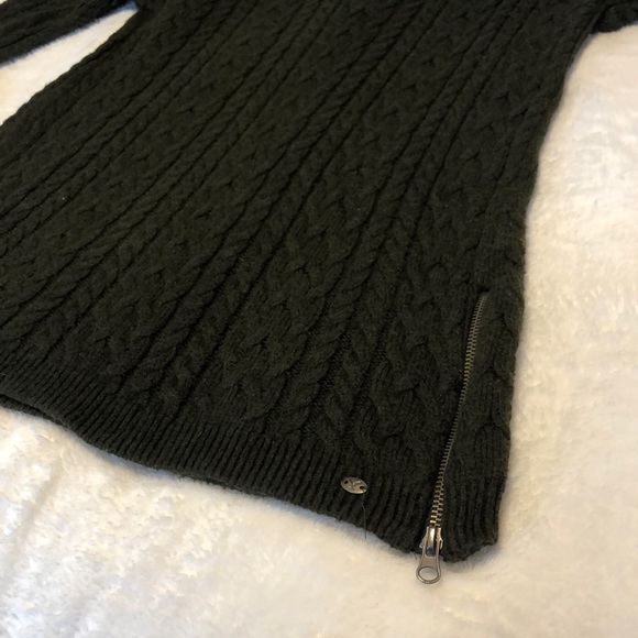 Sweater - Picture 3 of 3